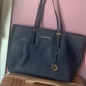 Medium Jet Set Michele Kors Tote